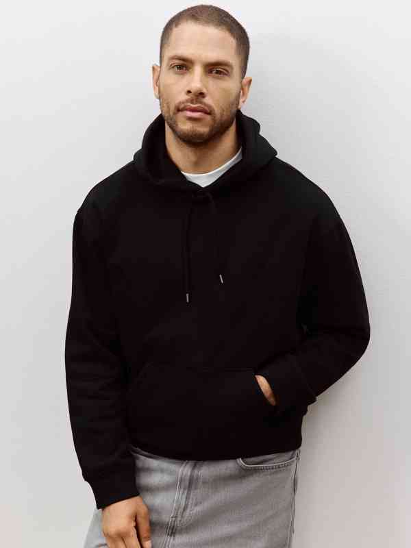 Classic Black Oversized Hoodie – Minimalist Streetwear Essential